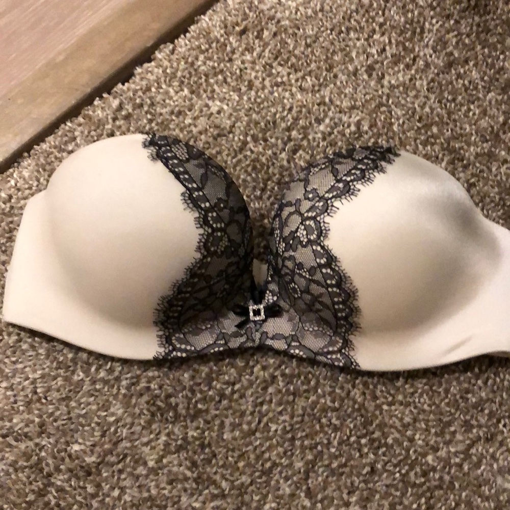Victoria’s Secret white black lace padded straples